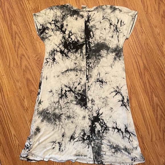 2 for $20☀️ Black and white tie dye dress - Picture 3 of 3